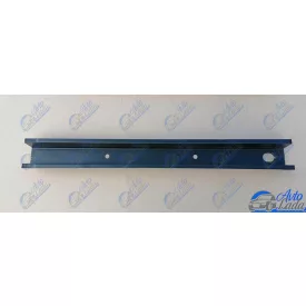 2121 Niva hosszgerenda a taposólemezen