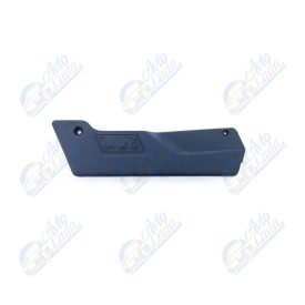   21213 Niva jobb első ülés alsó üléssín takaró műanyag burkolat