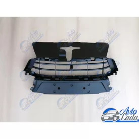   Lada Vesta Sedan első lökhárító hűtődíszrács középső takaró műanyag betét